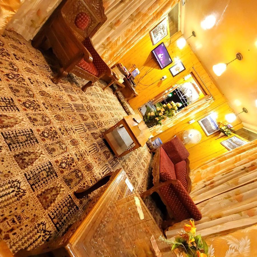 Tashkand Houseboat Srīnagar Dış mekan fotoğraf
