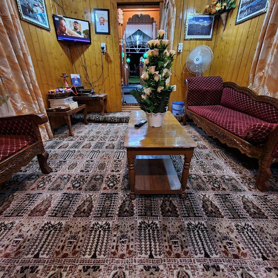 Tashkand Houseboat Srīnagar Dış mekan fotoğraf