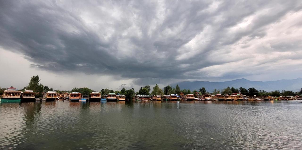 Tashkand Houseboat Srīnagar Dış mekan fotoğraf