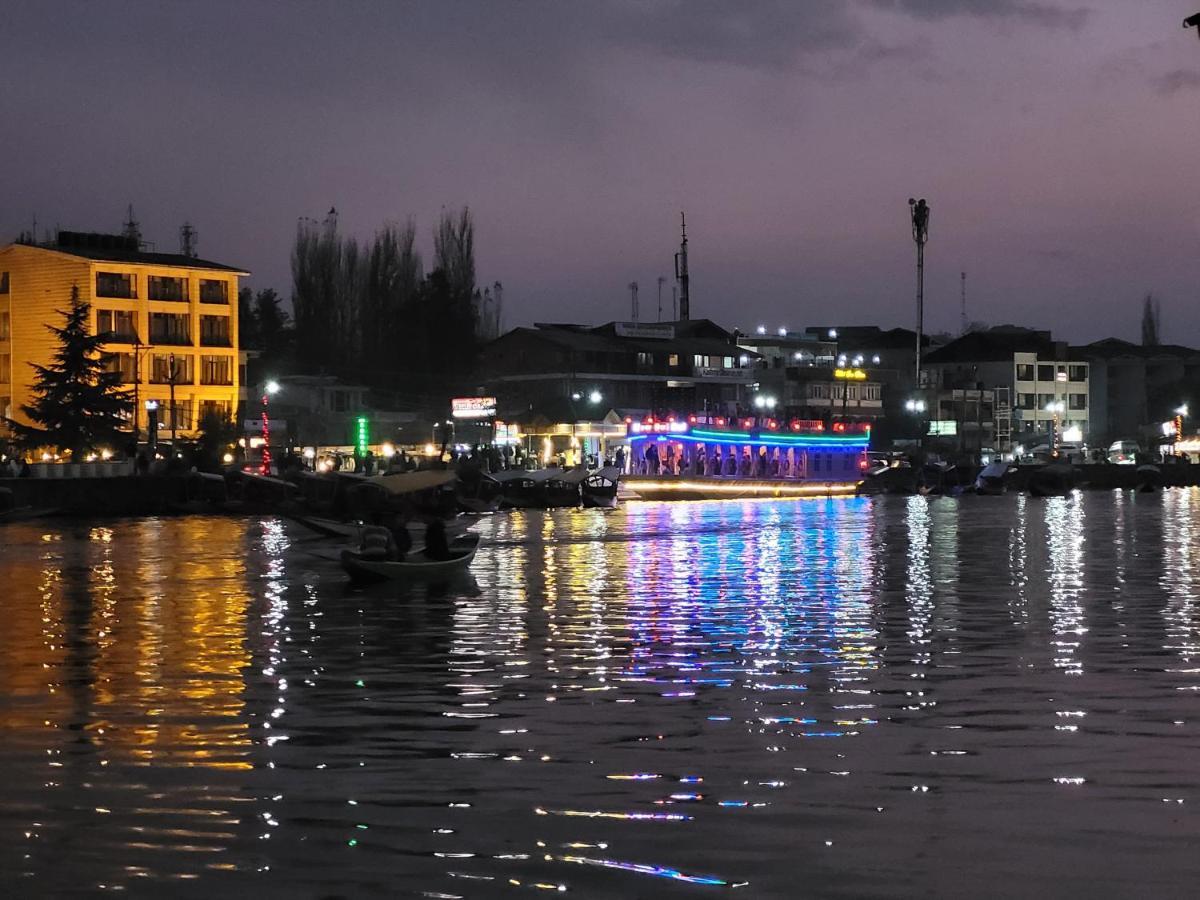 Tashkand Houseboat Srīnagar Dış mekan fotoğraf