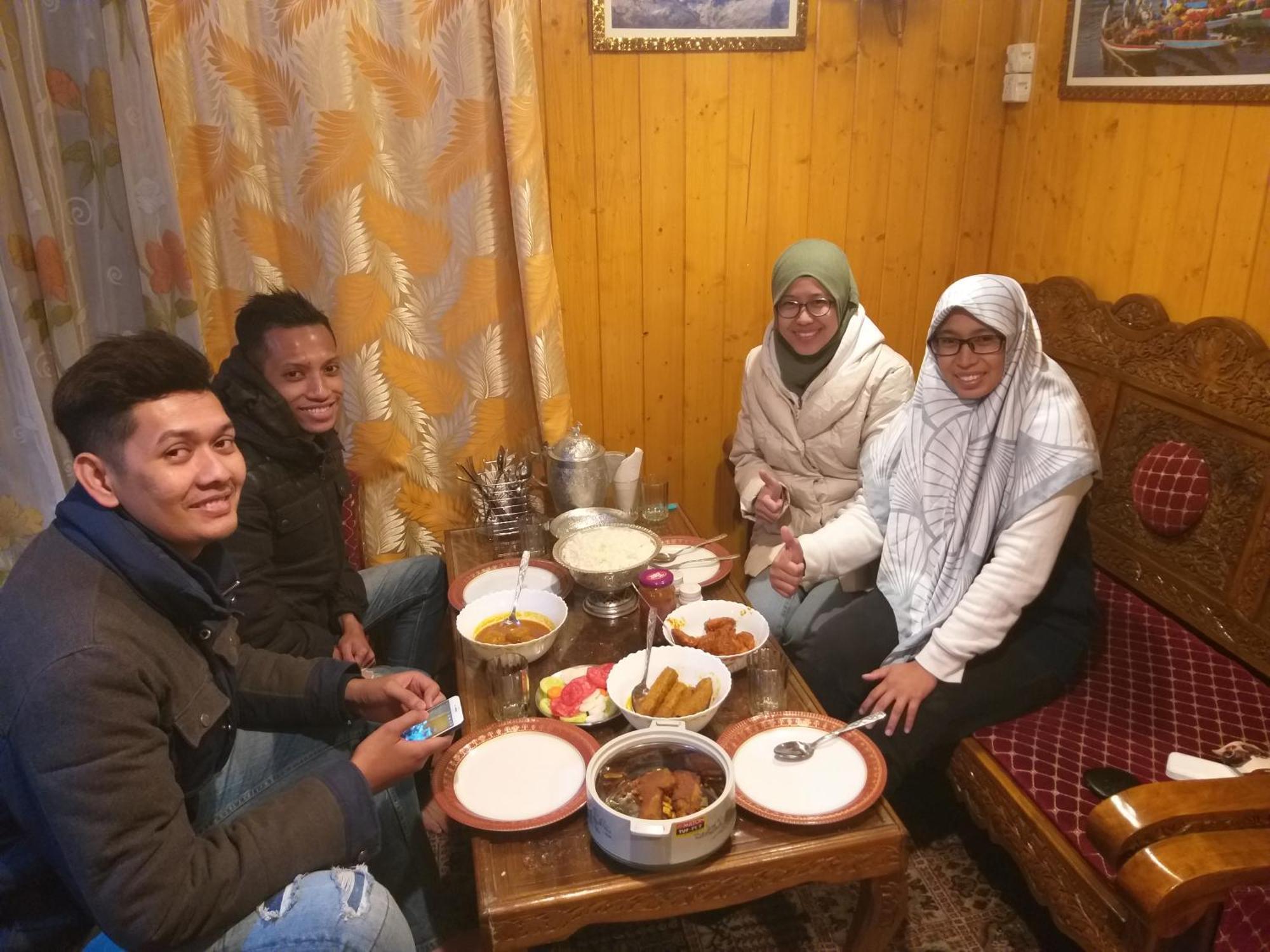 Tashkand Houseboat Srīnagar Dış mekan fotoğraf