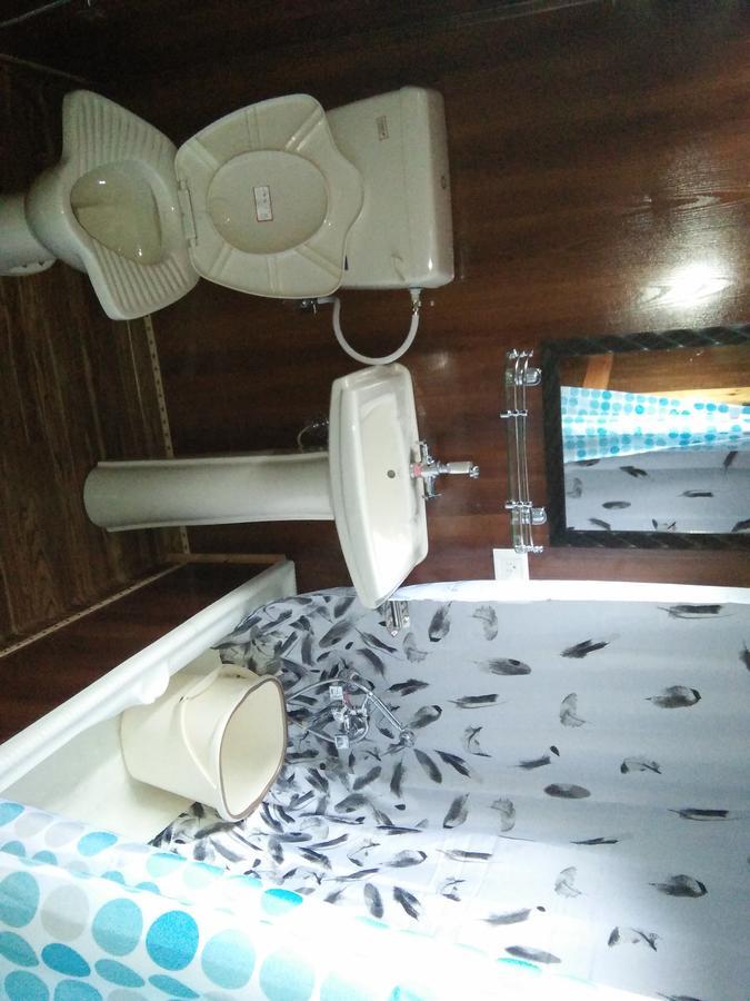 Tashkand Houseboat Srīnagar Dış mekan fotoğraf